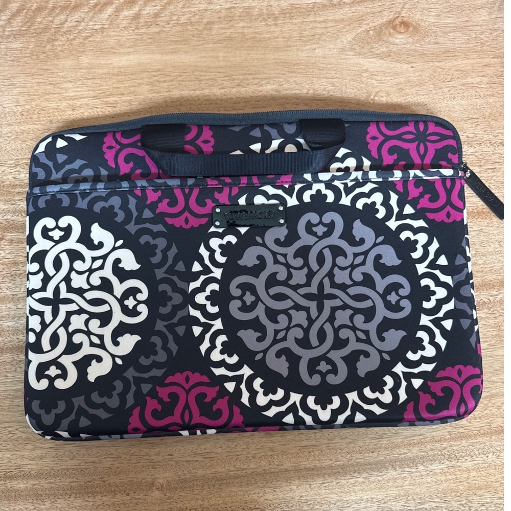 Vera Bradley Plum Crazy Laptop Sleeve Case Padded Medallion Purple Black 15 Inch